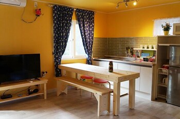 Seogwipo Seongsan Evergreen Pension In-Room Dining