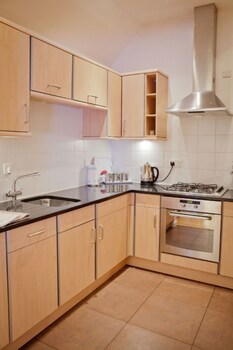 West Fenton Court (وست فنتون كورت) In-Room Kitchen
