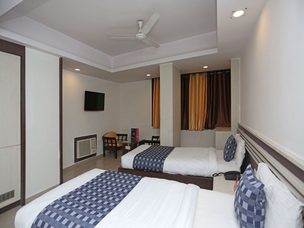Oyo 4312 Hotel Park Street Guestroom
