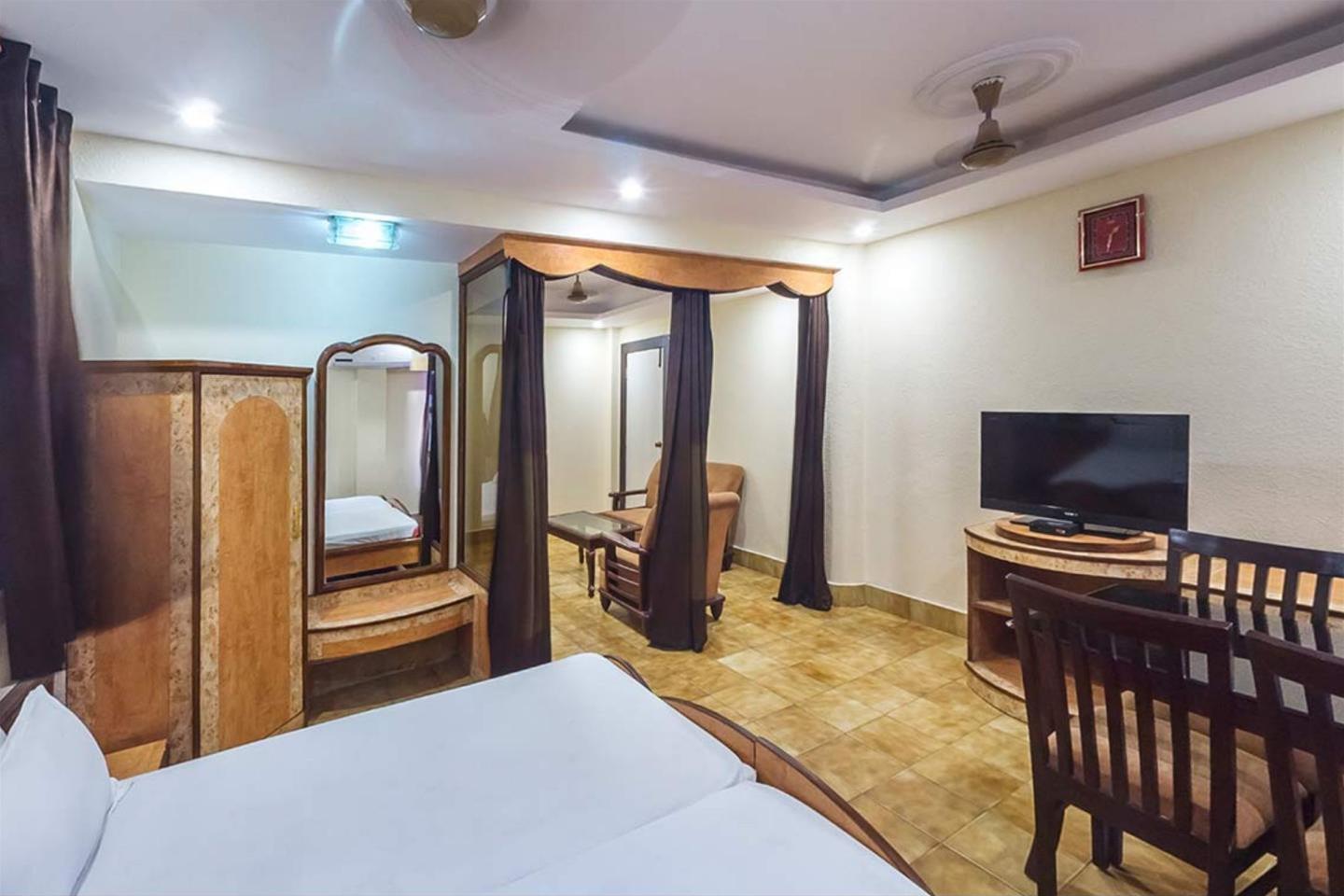 Hotel Roopali 
