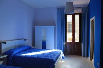 Etna Akmè Guestroom