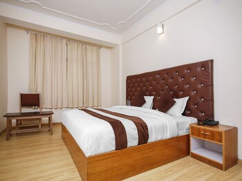 Oyo 11388 Hotel Dimbir Regency Guestroom