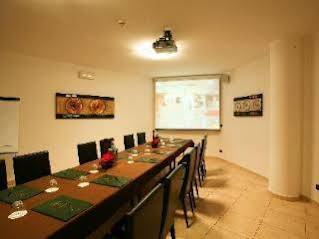Record Hotel 