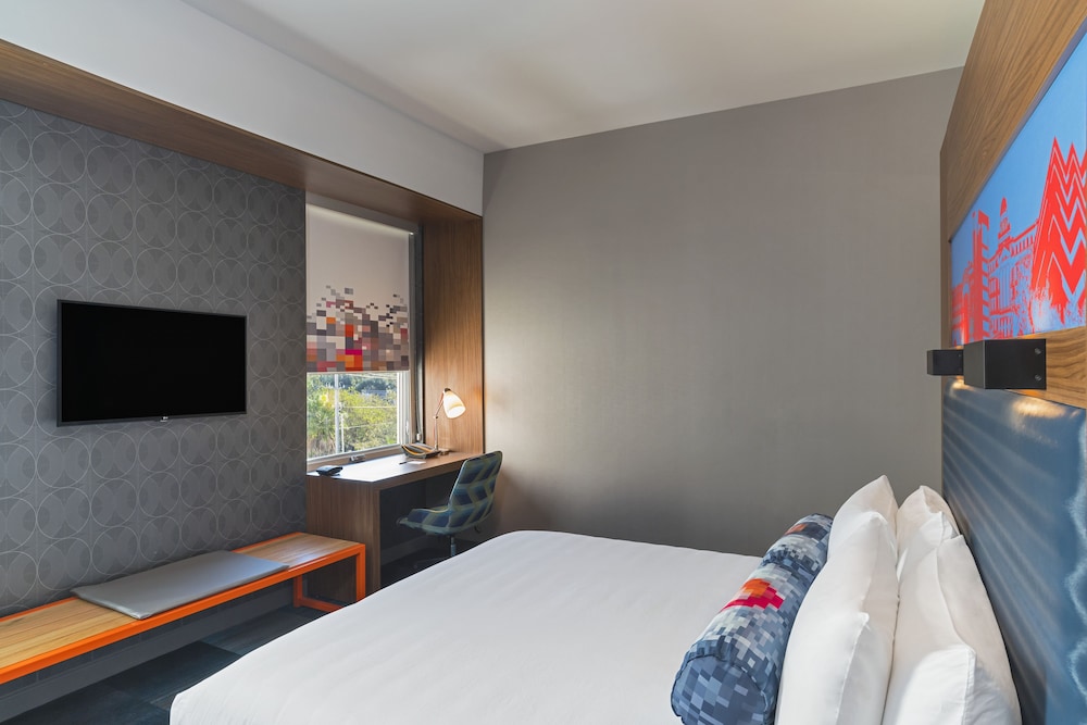 Aloft College Station - photo 5