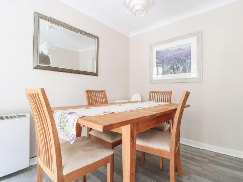 4 Wye Rapids Cottages Ross On Wye (۴ وی راپیدس كوتاجس روس آن وی) 