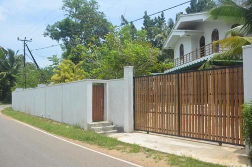 Villa Green White 