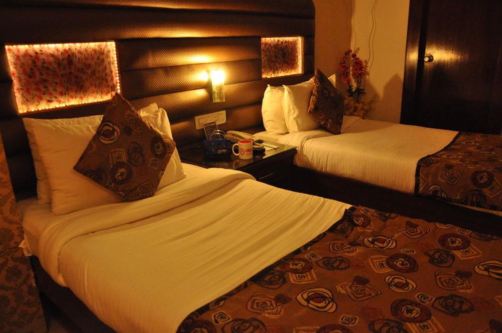 Oyo Premium Gwalior City Centre 