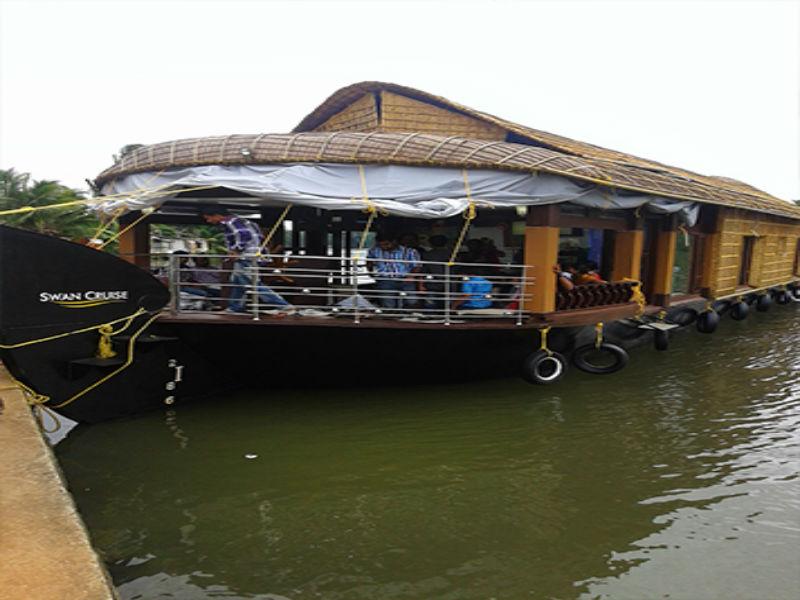 Sunny Days Houseboat 