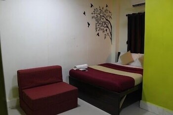 Hotel Saffron Inn Guestroom