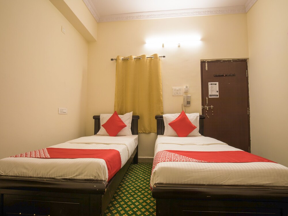 Oyo 13162 Swiss Legrand Guestroom