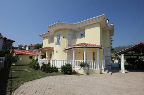 Villa Hollywood 