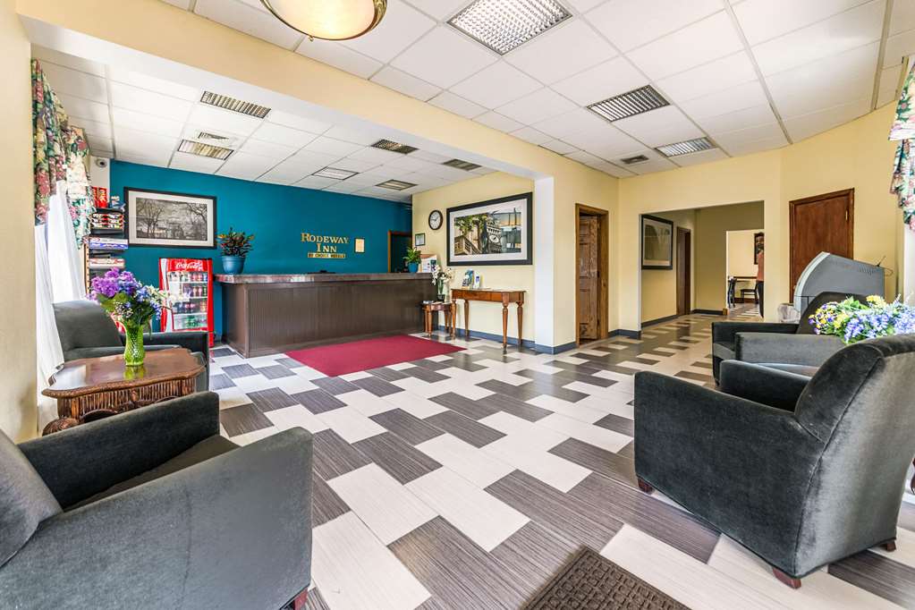 Rodeway Inn Conference Center - photo 3