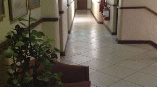 New Ambassador Hotel z