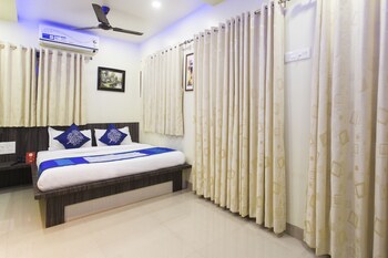 Oyo 10078 Hotel Shriniwas Executive Guestroom