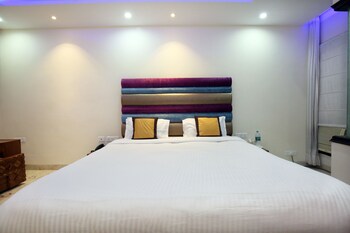 Oyo 4727 Hotel Sangam Pacific Guestroom