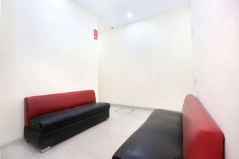 Oyo 10832 Hotel Jb 2 Hotel Interior