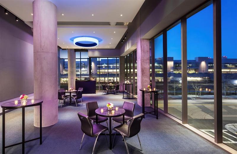 Aloft Boston Seaport District General view