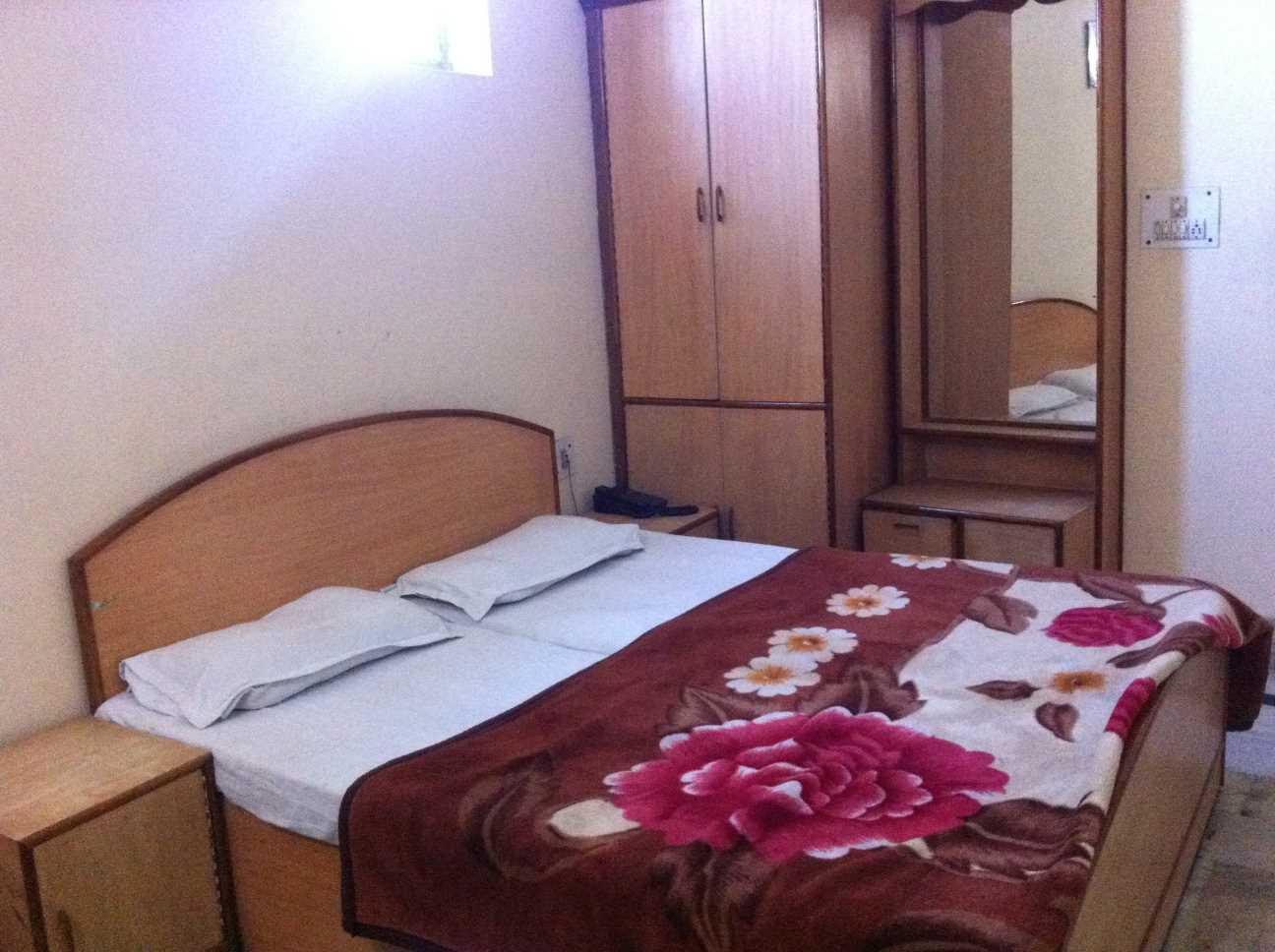 Muskan Hotel 