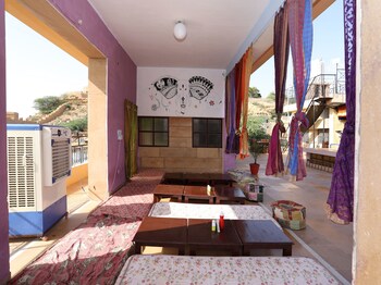 Oyo 1402 Hotel Prithvi Dining