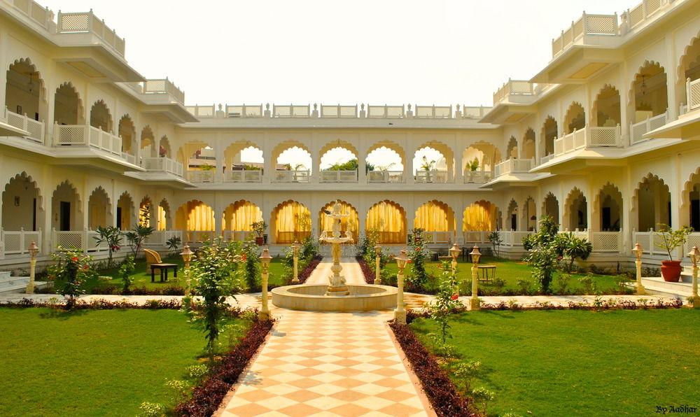 Anuraga Palace A Treehouse Palace Hotel 