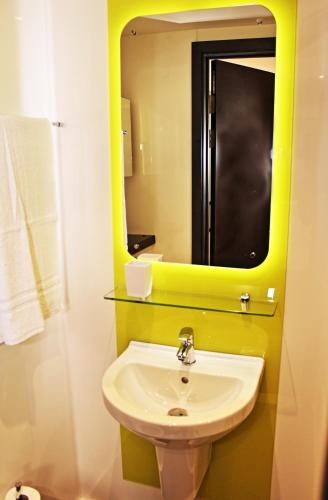 Servicedlets: 434 Spring Place 