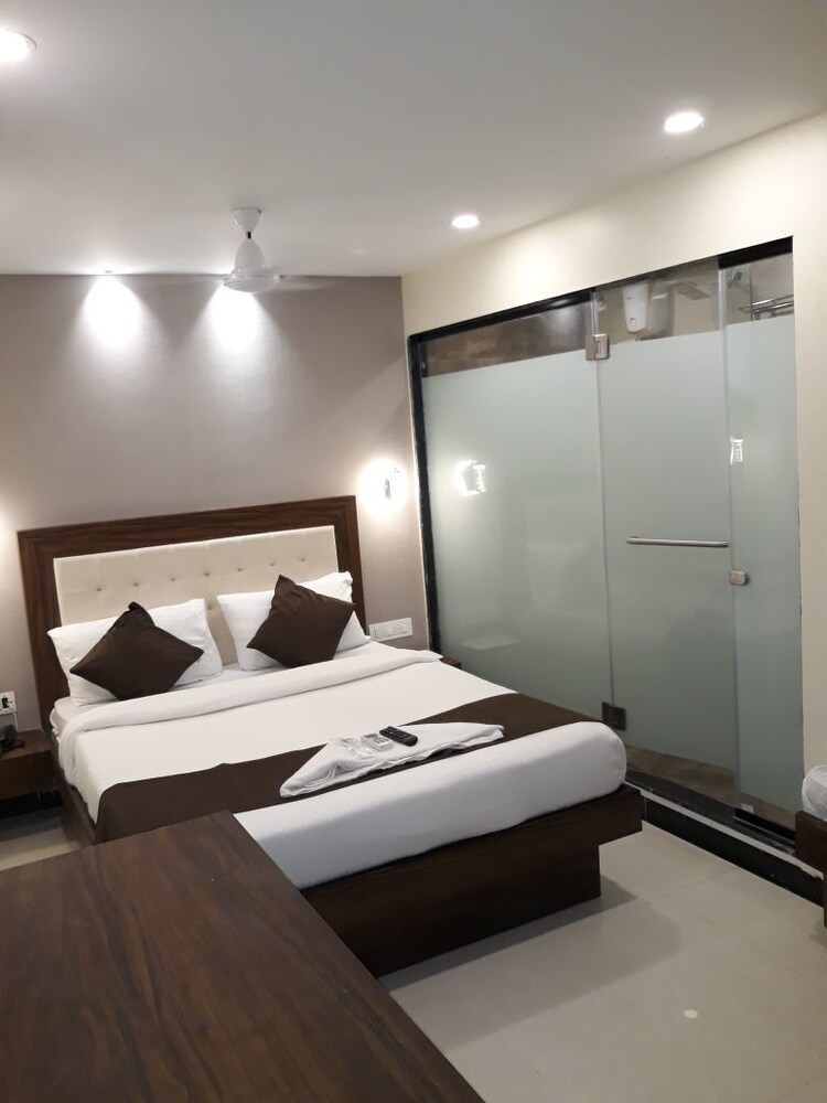 Garden Creek Residency Guestroom