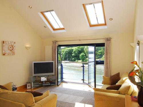 6 Crabshell Quay Kingsbridge 