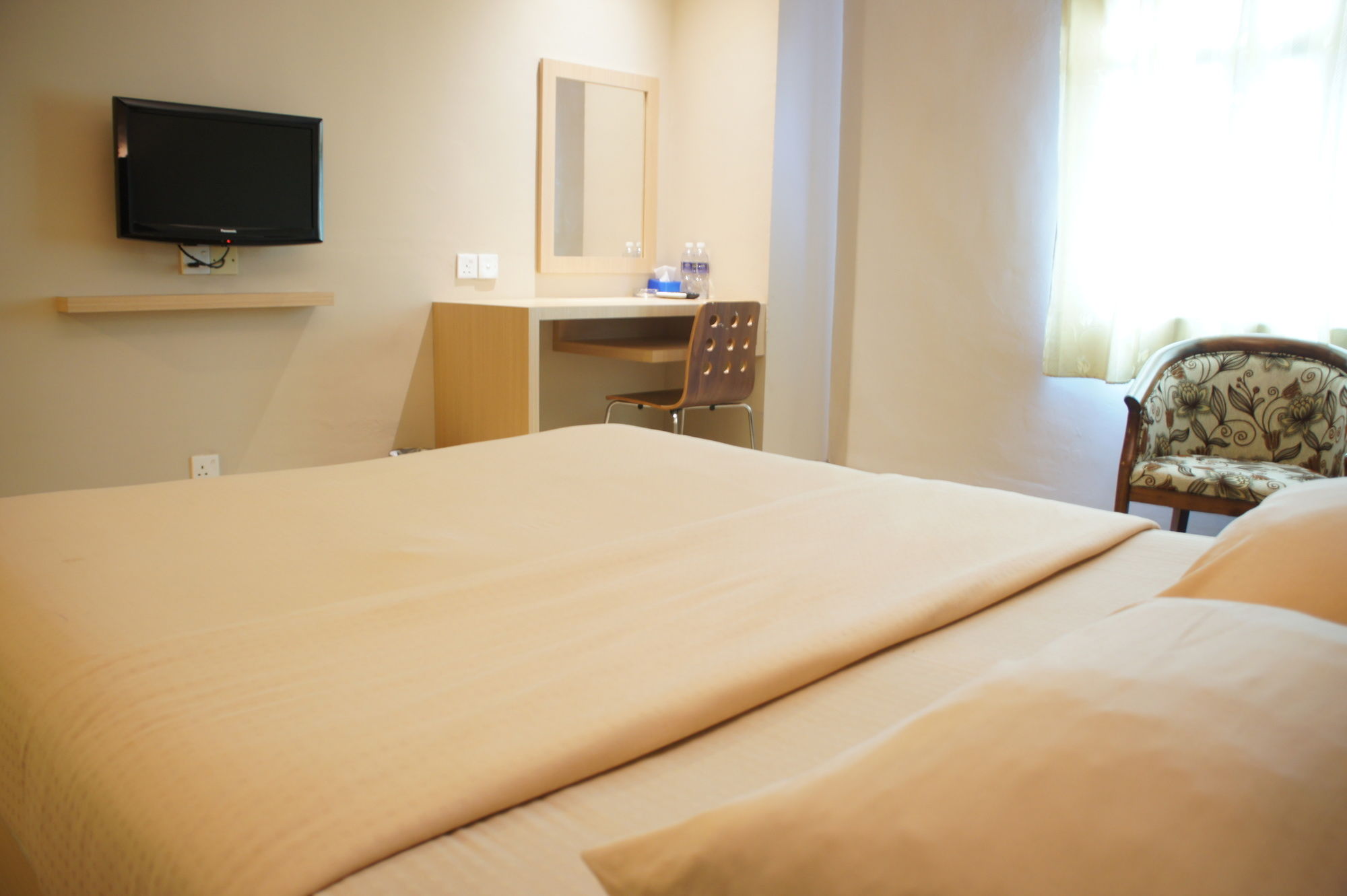 Sky View Hotel (اسکای ویو هتل) 