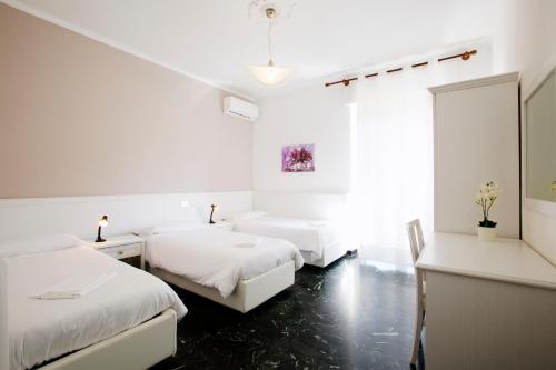 Riviera Apartments 