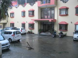 Hotel Mussoorie Club 