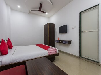 Hotel Kshipra Dham 