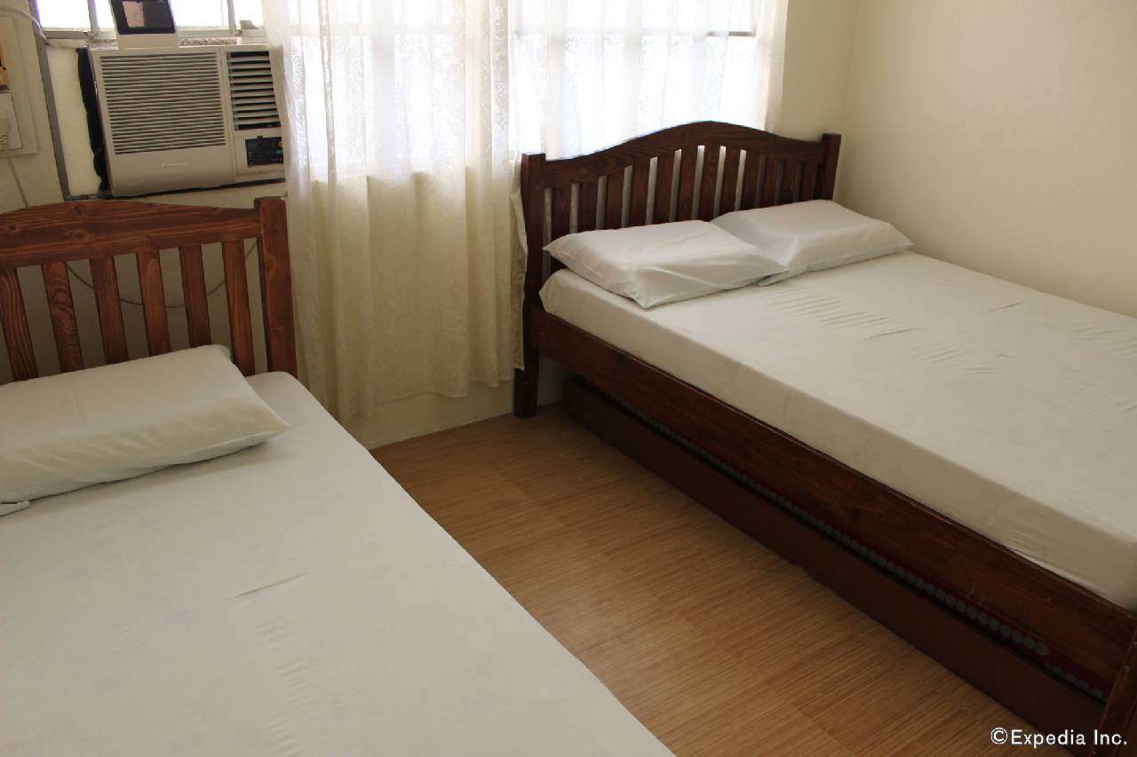 Coron Village Lodge 