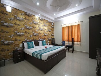 Oyo 4073 Hotel Esskay Featured Image