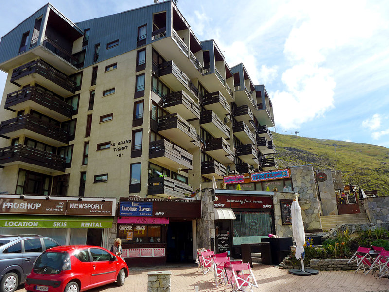 Le Grand Tichot A Et B No.5 General view