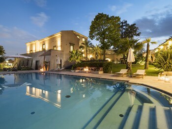 Relais San Giuliano Pool