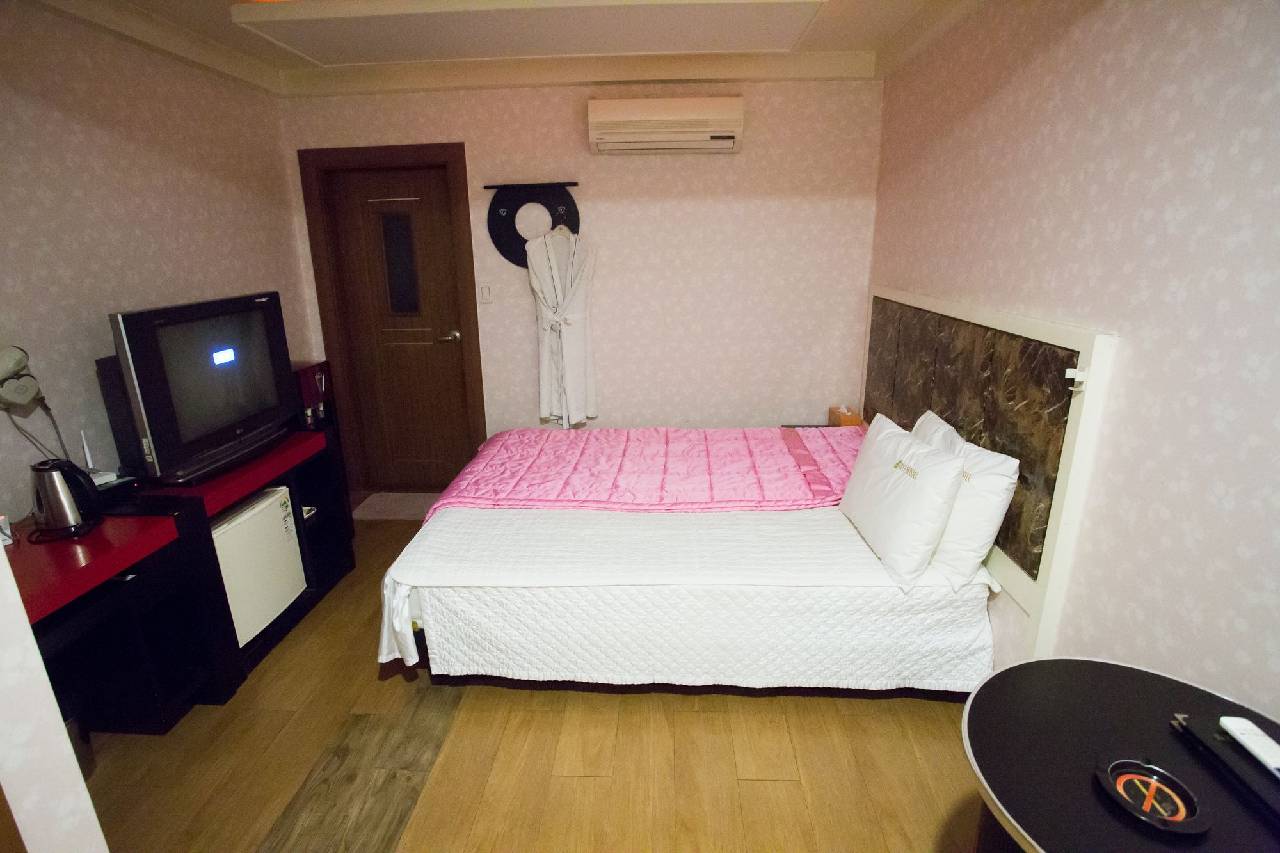 Ritz Hostel 