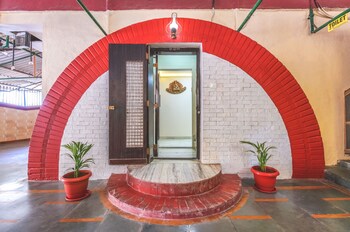 Hotel Nest Inn Malad Hotel Entrance