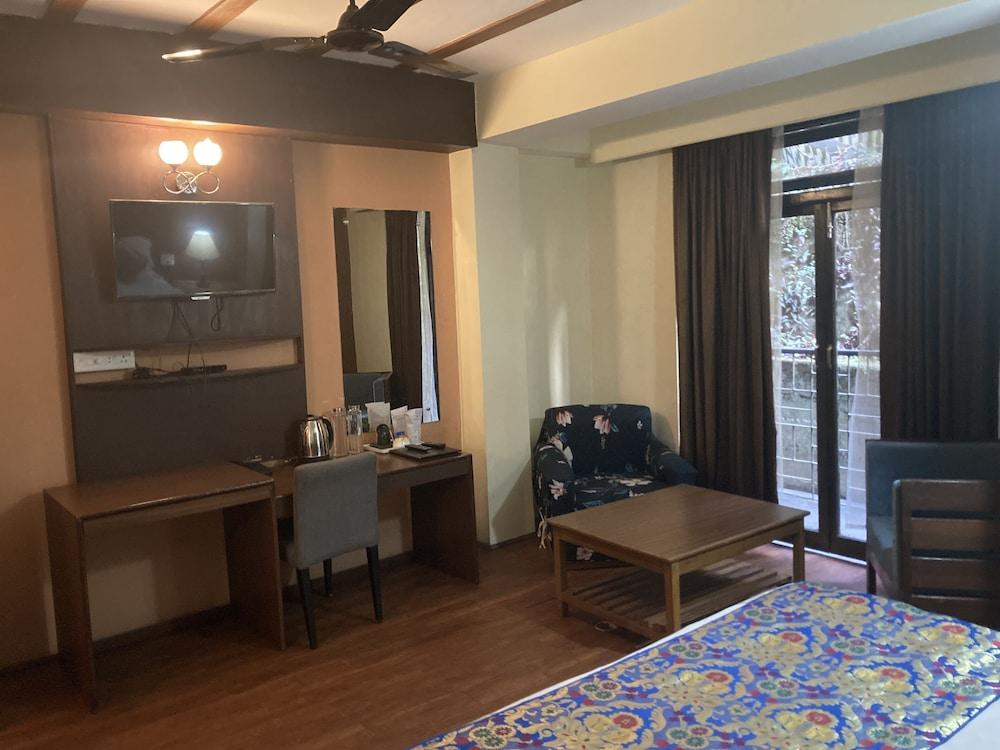 Maya Inn 