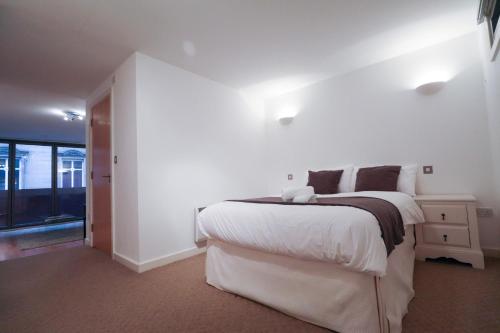 Piccadilly Apartment Hotel Description