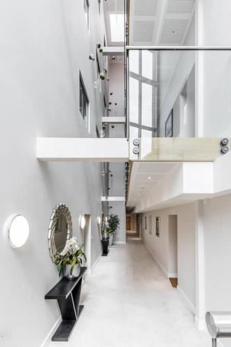 Stylish 2 Bed 2 Bath Flat Next To Battersea Park (استیلیش ۲ بد ۲ بات فلت نکست تو باترسی پارك) 