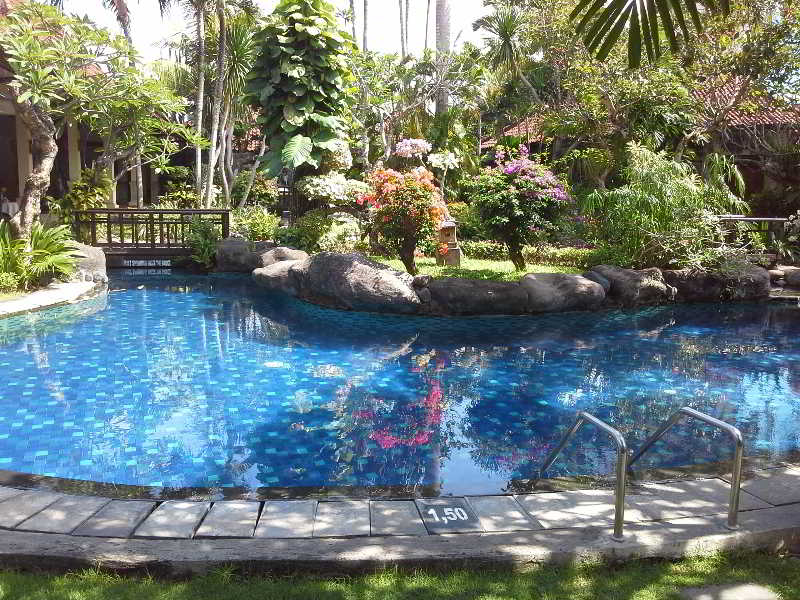 Parigata Spa Villas Pool