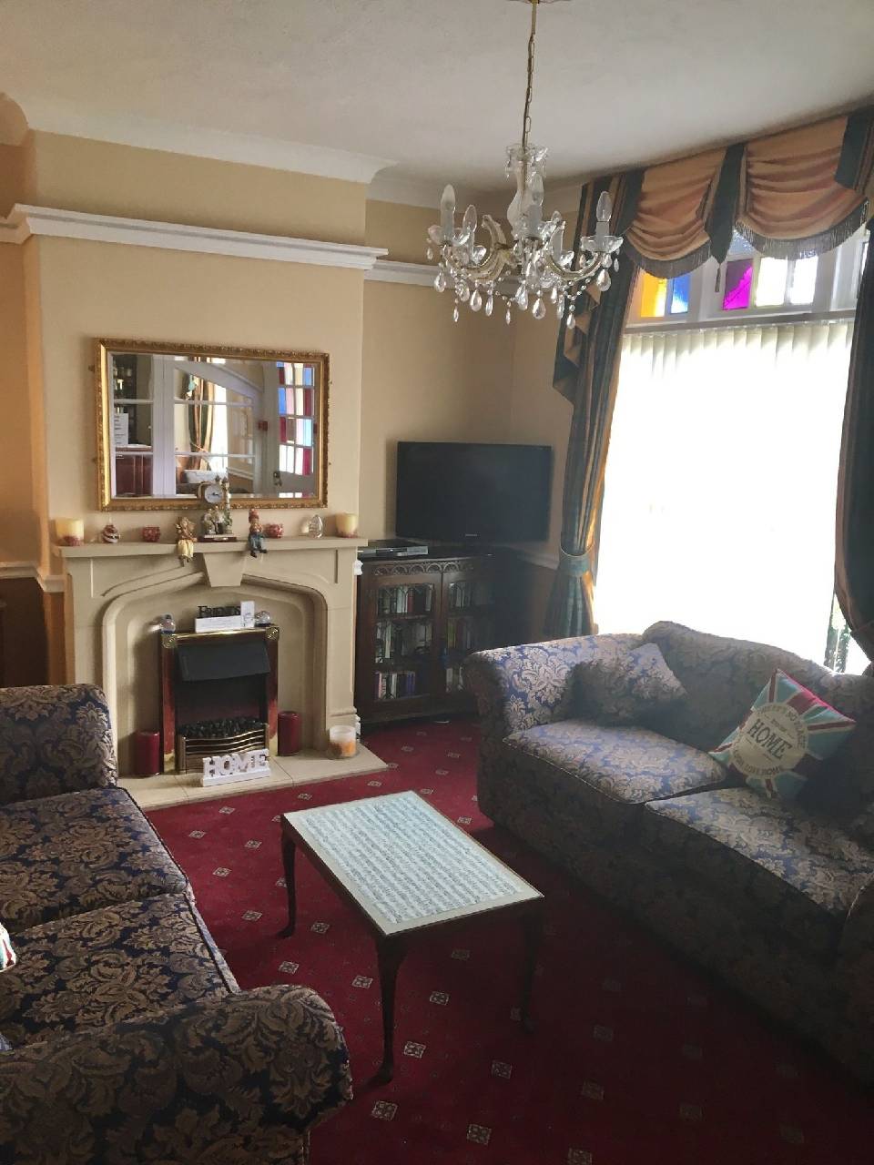 White Lodge Guest House (وایت لاج گست هاوس) 