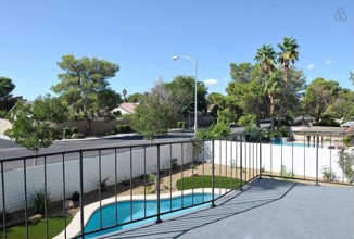 Luxury 4br 8min To Las Vegas Strip (لاکچری ۴بر ۸مین تو لاس وگاس استریپ) 