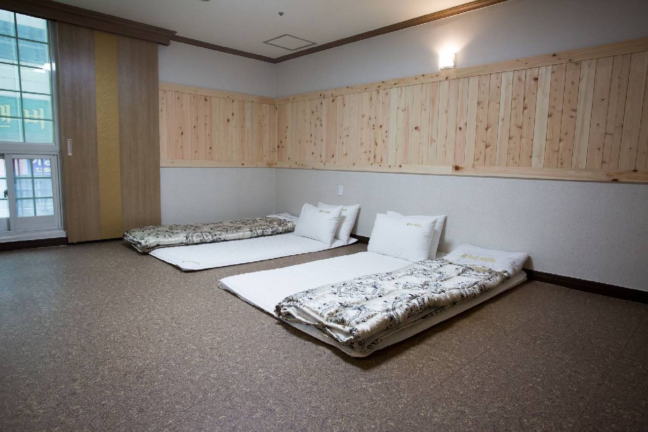 Ritz Hostel 