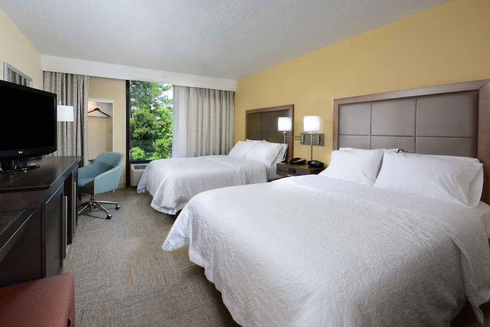Hampton Inn Charlotte North Lake Norman - photo 2