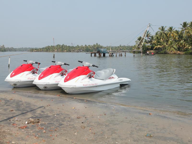 Regant Lake Palace Hotel 