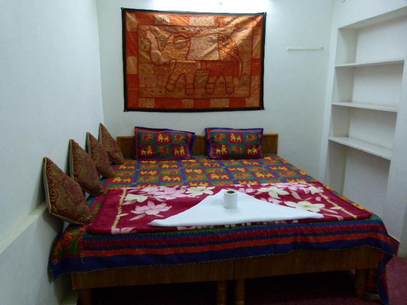 Gajanand Guest House 