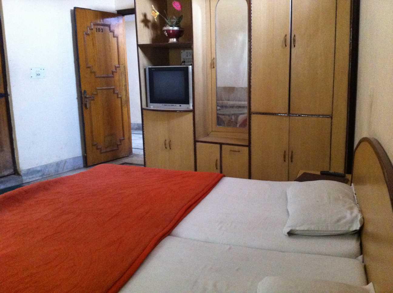 Muskan Hotel 