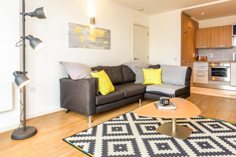 Approved Serviced Apartments Skyline Room