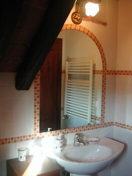 Casale Il Colombaio Di Toiano Bathroom